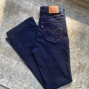 Levi’s 725 High Rise Bootcut Jeans